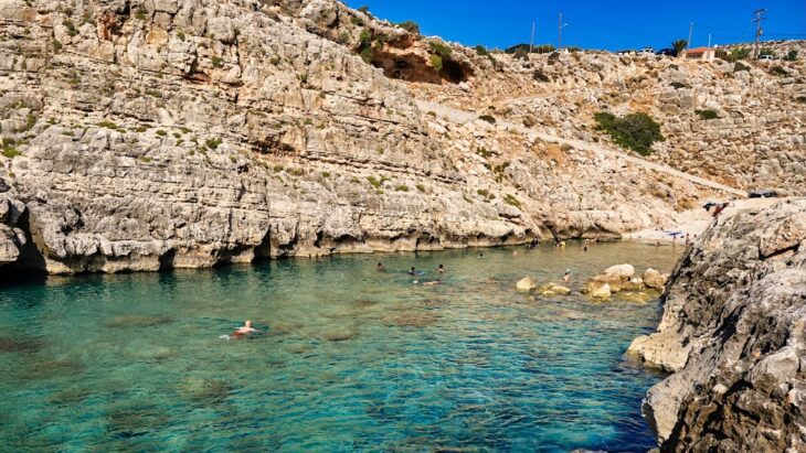 Plaża Koutalas w Vamos, niedaleko Kokkino Chorio