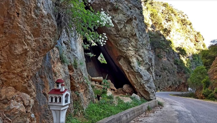 Shrine on the road to Theriso Gorge