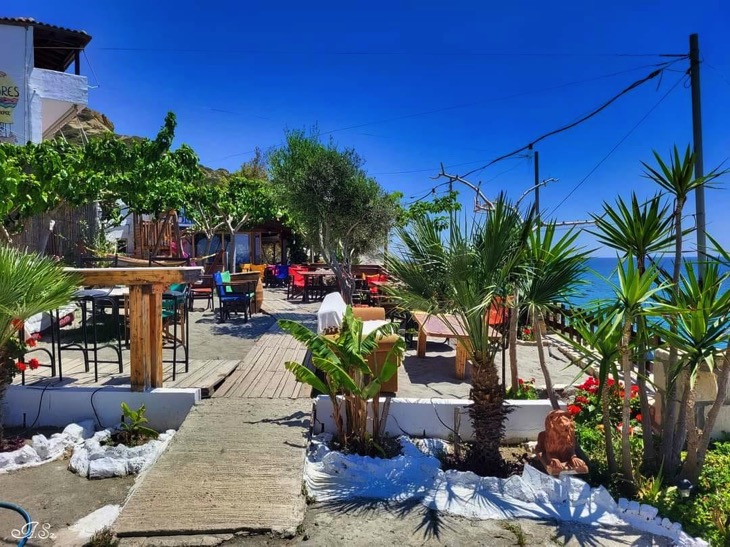 Ligres beach Restaurant