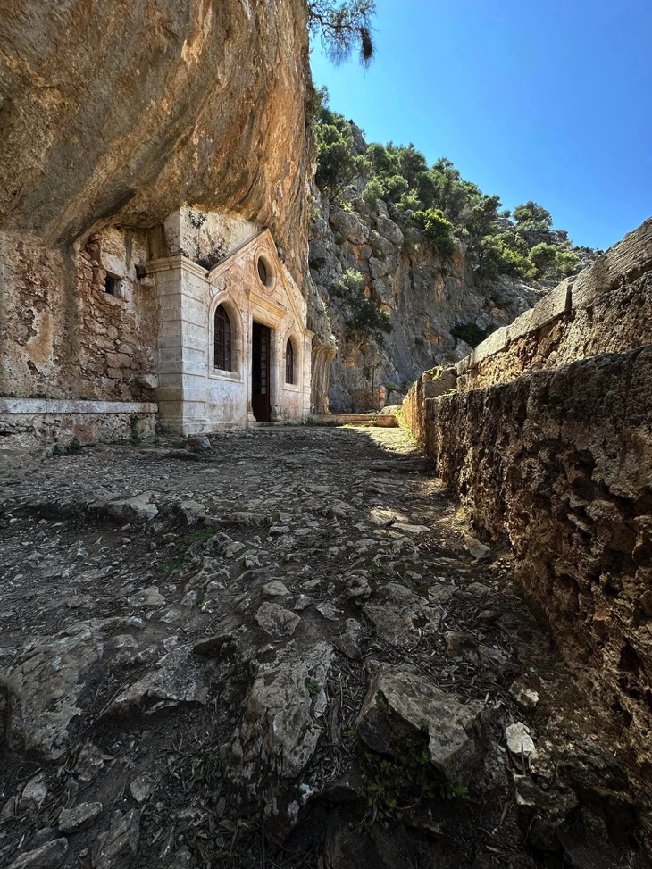 Katholiko Monastery